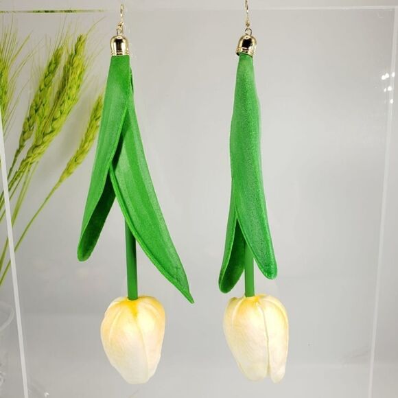 2/$20 Brand New Tulip Flower Earrings - Picture 2 of 4